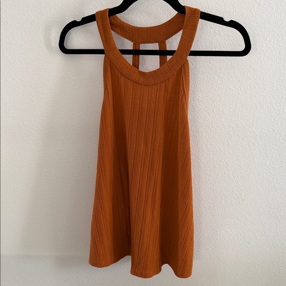 Halter Tank - Picture 1 of 2